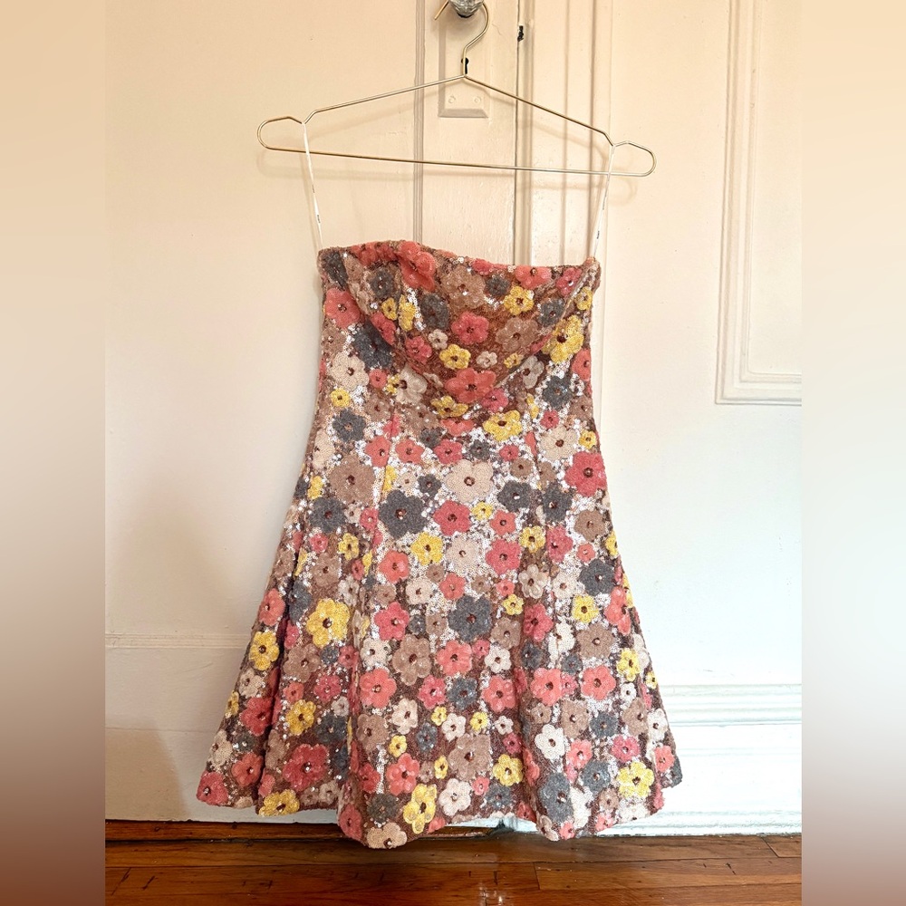 Elliat Forsythia Floral Sequin dress 🌸 - Picture 3 of 6